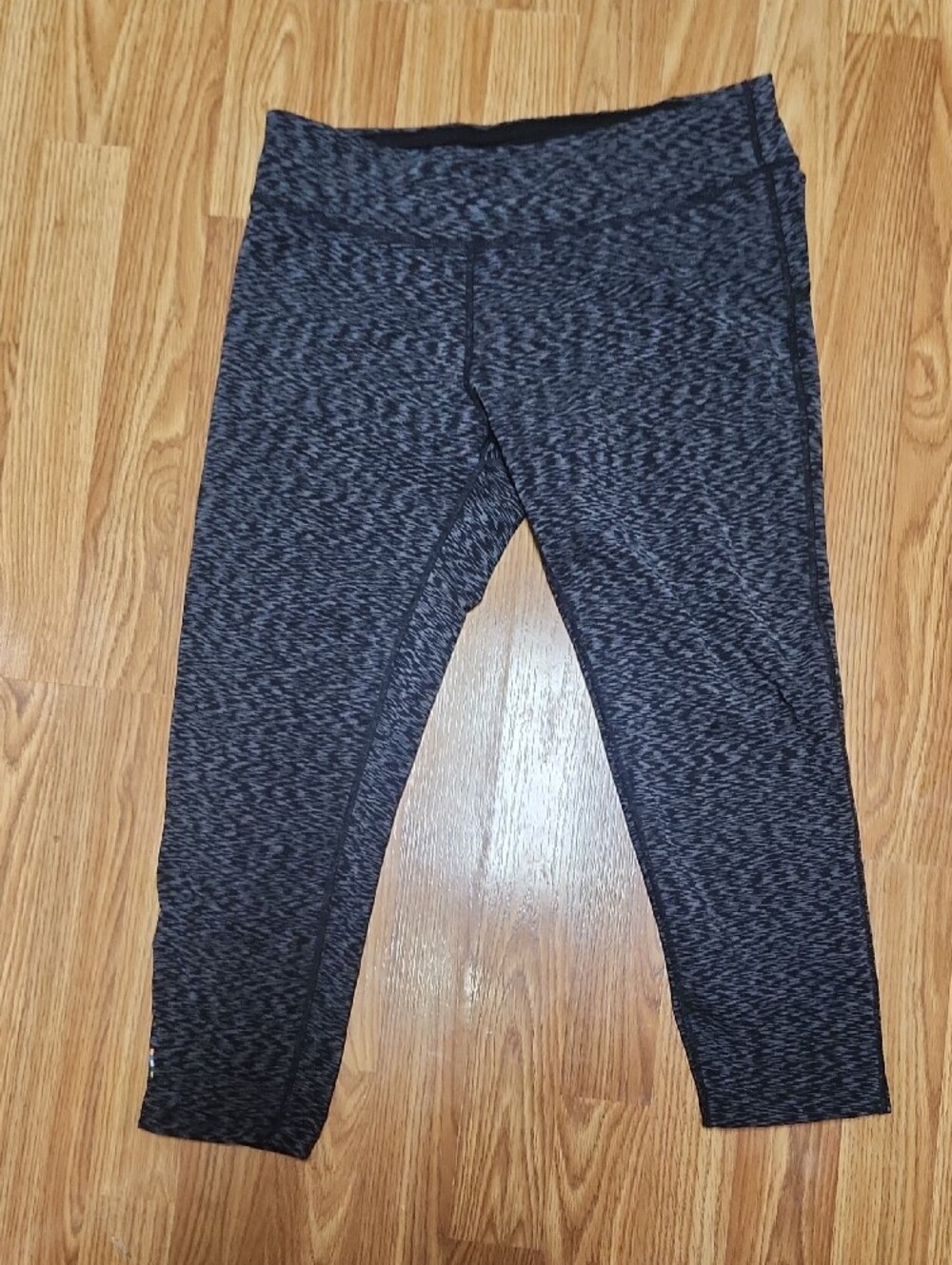 Smartwool Black Heather Performance Capri with Logo